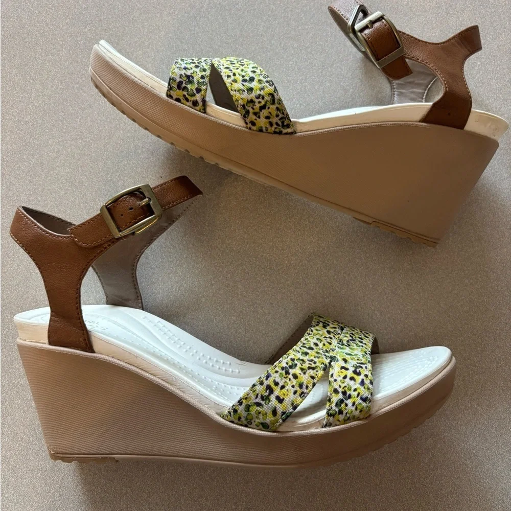 Crocs Women's Leigh II Ankle Strap Graphic Print Wedges Size 9